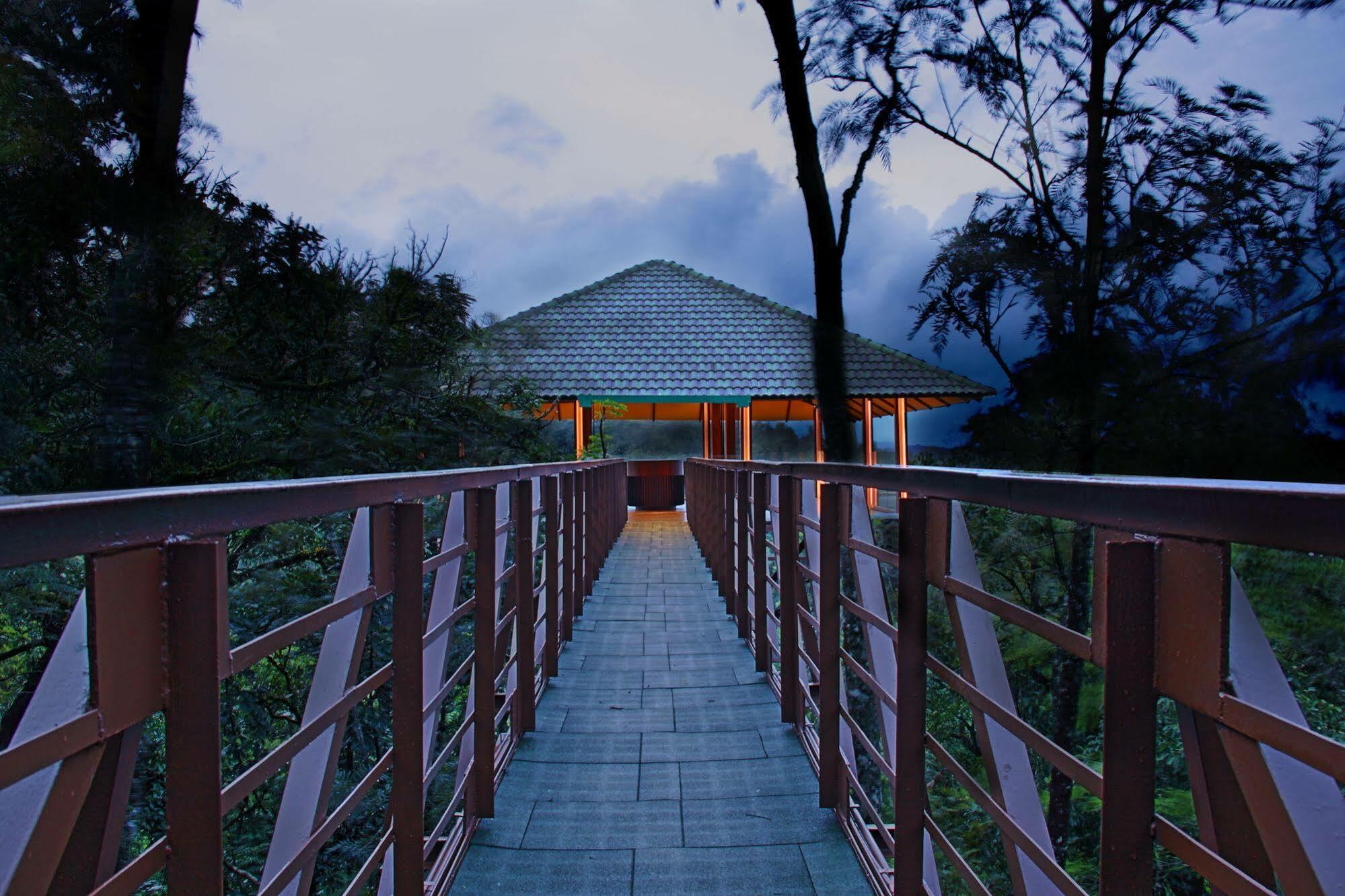 The Ibnii - Eco Luxury Resort Madikeri Bagian luar foto